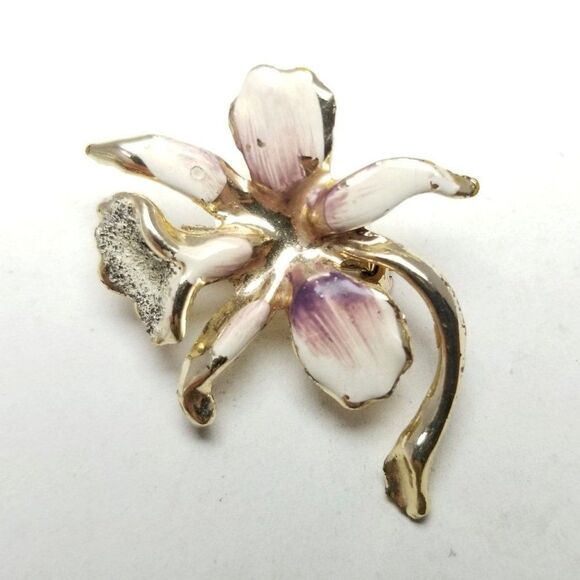 Vintage Orchid Shaped Floral Brooch, Purple White Enamel Gold Tone Setting Pin - Picture 1 of 6